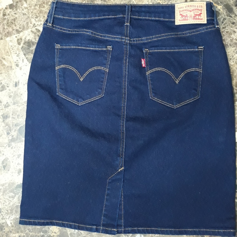 Levi's Women's denim skirt size 25